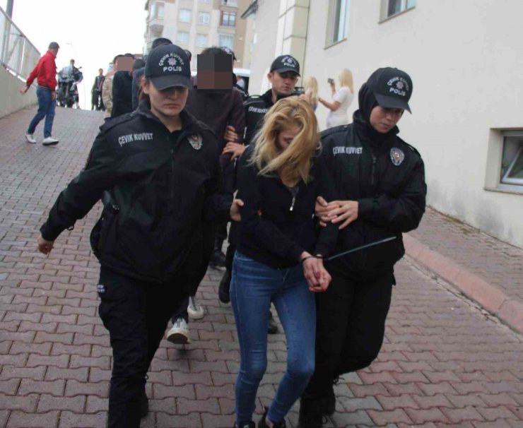 Kayseri’de zehir tacirlerine Şafak Operasyonu: 24 gözaltı