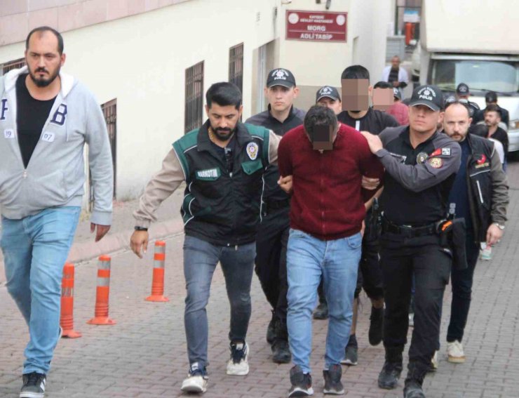Kayseri’de zehir tacirlerine Şafak Operasyonu: 24 gözaltı
