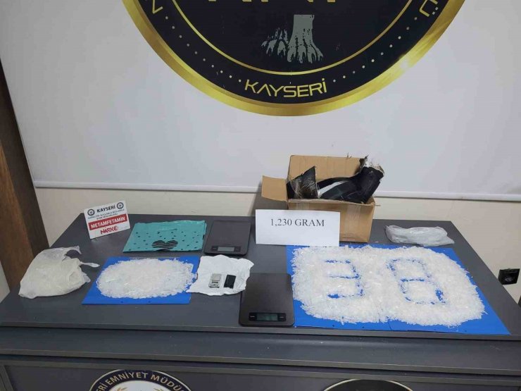 Kayseri’de zehir tacirlerine Şafak Operasyonu: 24 gözaltı