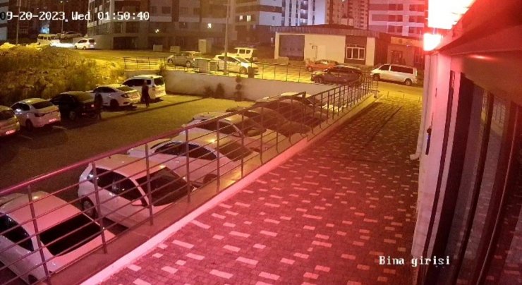 Hırsızları yakalamak için 250 saatlik kamera görüntüsü izlediler