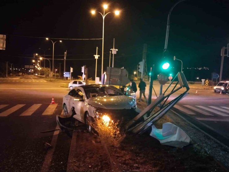 Niğde’de otomobiller çarpıştı: 3 yaralı