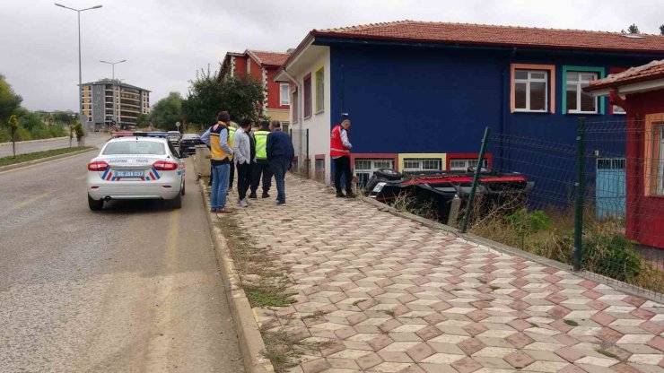 Yozgat’ta UMKE aracı okul bahçesine devrildi
