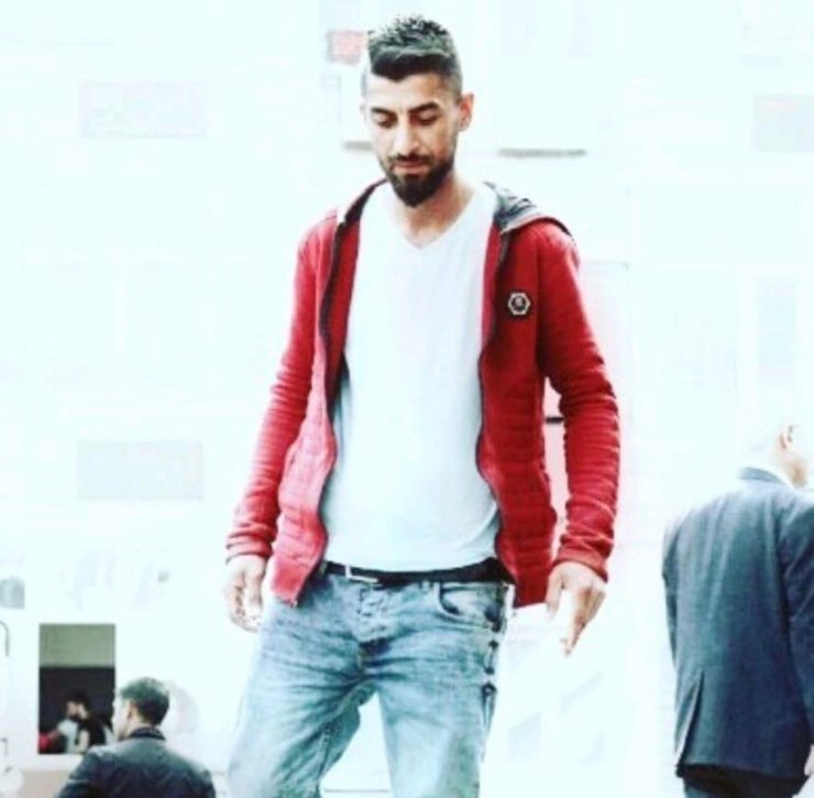 Sosyal medya profiline "karanlıktayım anne" yazan şahıs ağaçta asılı bulundu