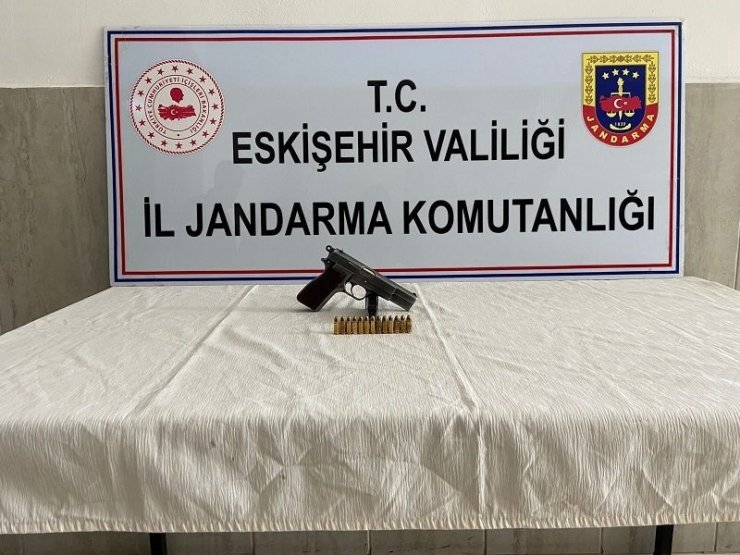 Firari şahıs jandarma ekiplerince yakalandı