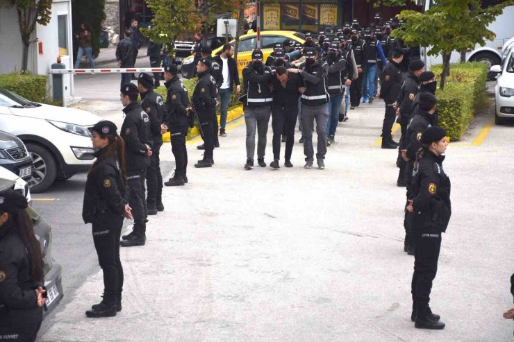 Kafes Operasyonu’nda yakalanan 12 şüpheli adliyeye sevk edildi