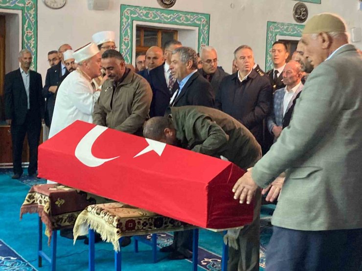 Şehit polis memuru Cihat Ermiş’in cenazesi Ankara’da defnedildi