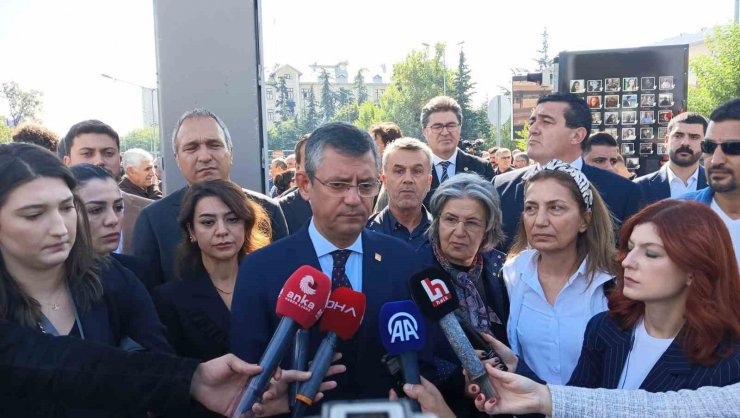 Ankara Garı saldırısında hayatını kaybedenler 8. yılında törenle anıldı