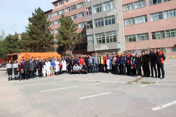 Hastanede yapılan tatbikat gerçeğini aratmadı