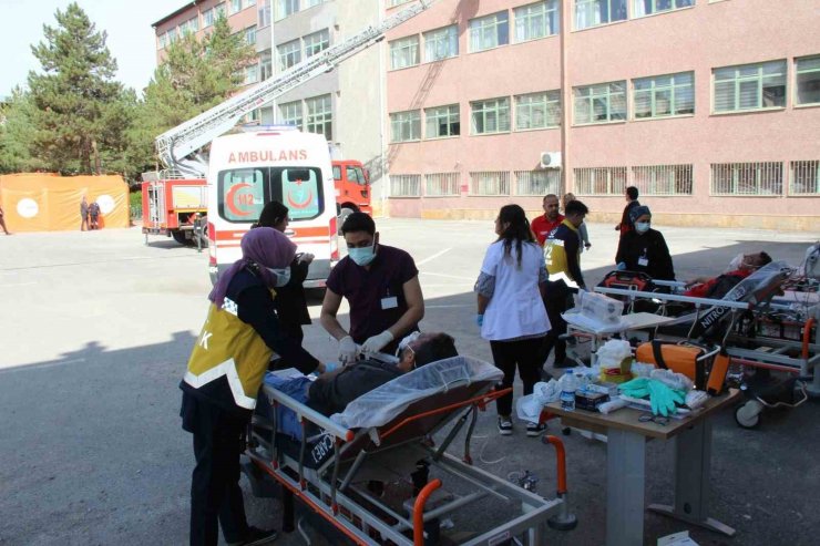 Hastanede yapılan tatbikat gerçeğini aratmadı