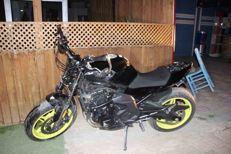 Karaman’da aydınlatma direğine çarpan motosikletin sürücüsü hayatını kaybetti