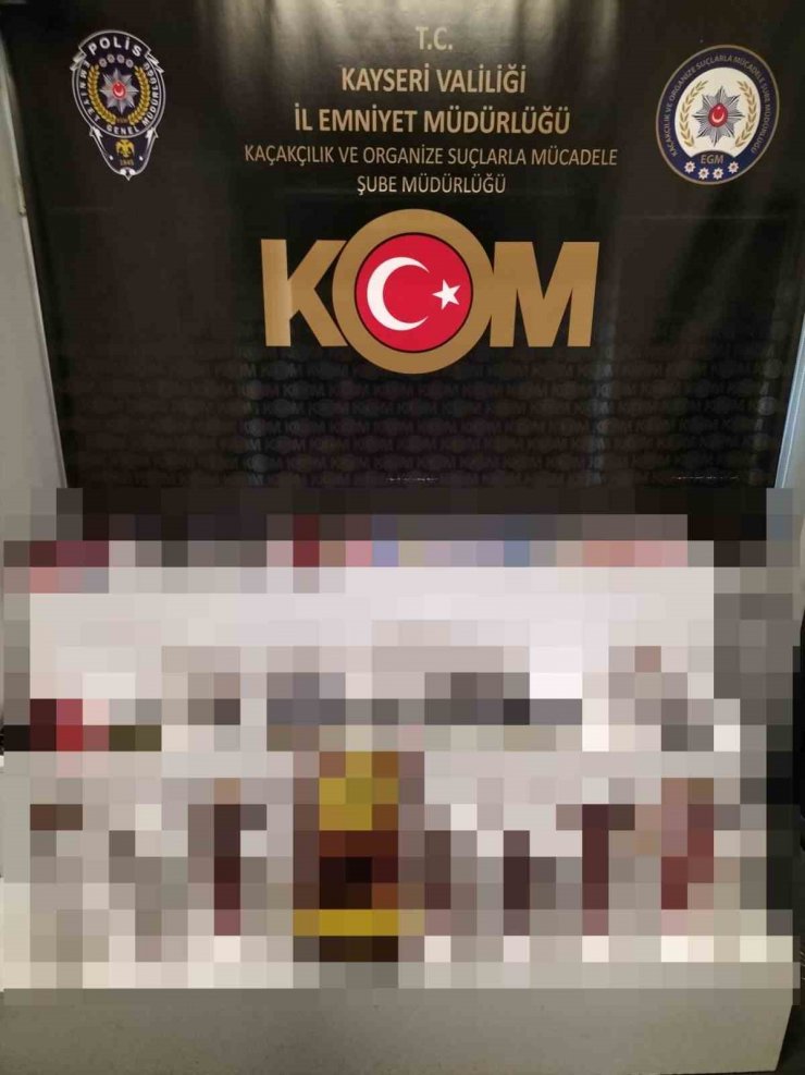 Kayseri’de kaçakçılık operasyonu: Yüzlerce cinsel içerikli ürün ele geçirildi