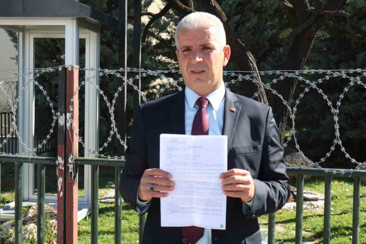 Şehitler Ağacı’ndan asker künyesi çalan kadın ve oğluna para cezası
