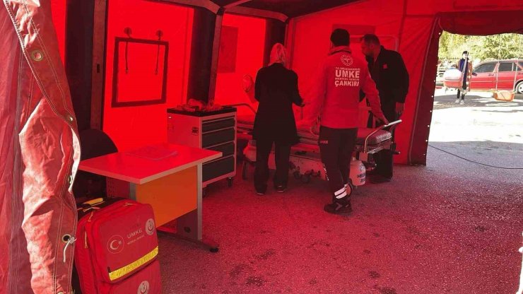 Sağlık personelinden gerçeğini aratmayan tatbikat