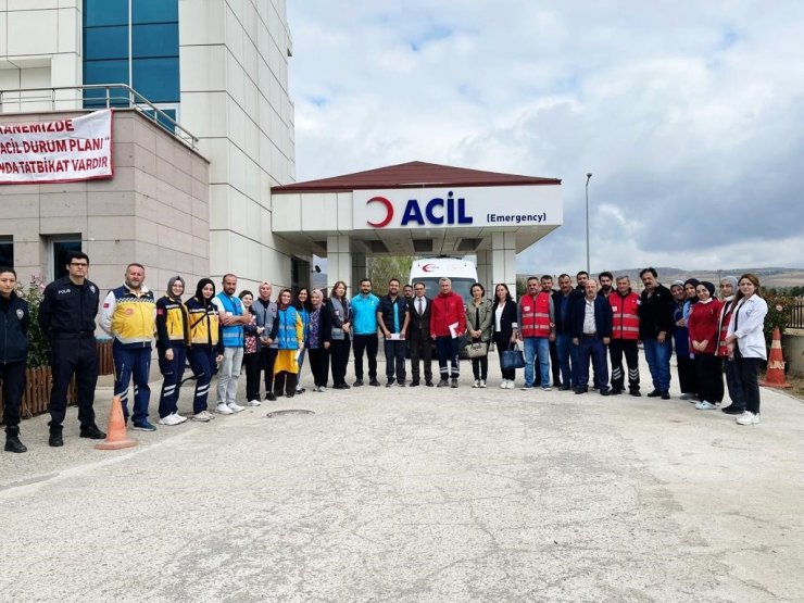 Sağlık personelinden gerçeğini aratmayan tatbikat