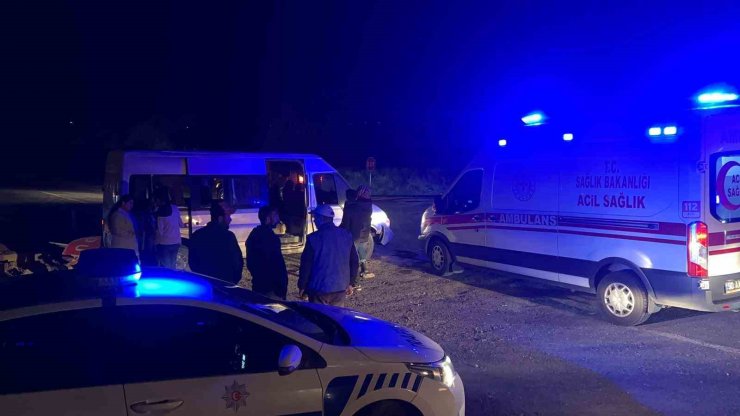 Nevşehir’de işçileri taşıyan minibüs refüje çarptı: 7 yaralı
