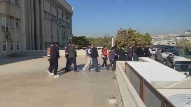 Devlet arazilerini satma vaadiyle 65 milyon lira vurgun yapan şebeke çökertildi
