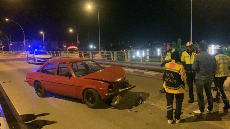 Karaman’da otomobil ile motosiklet çarpıştı: 2 yaralı