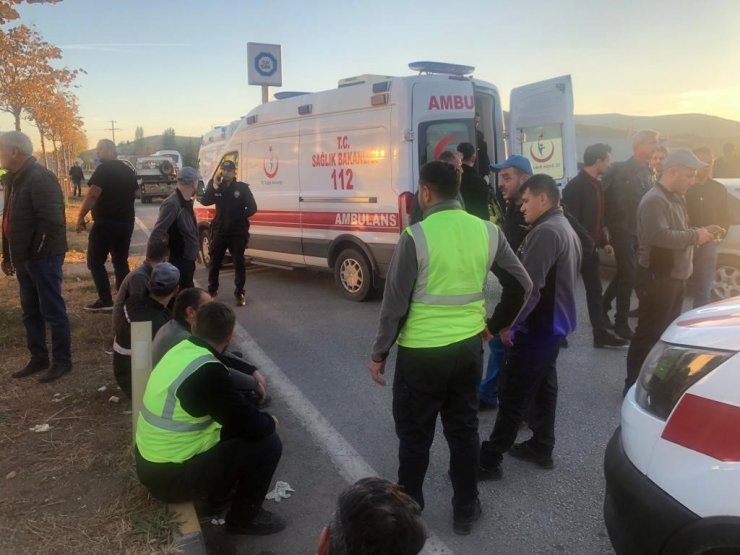 İşçileri taşıyan 3 otobüs ve 1 minibüs kaza yaptı: 36 yaralı