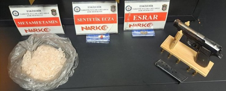 Uyuşturucu operasyonunda yakalanan 4 şüpheli adliyeye sevk edildi