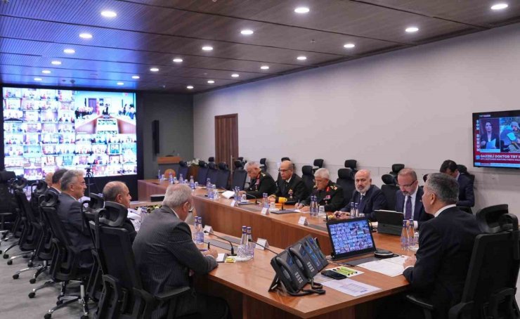 Bakan Yerlikaya 81 ilin valisi ile video konferans toplantısı yaptı