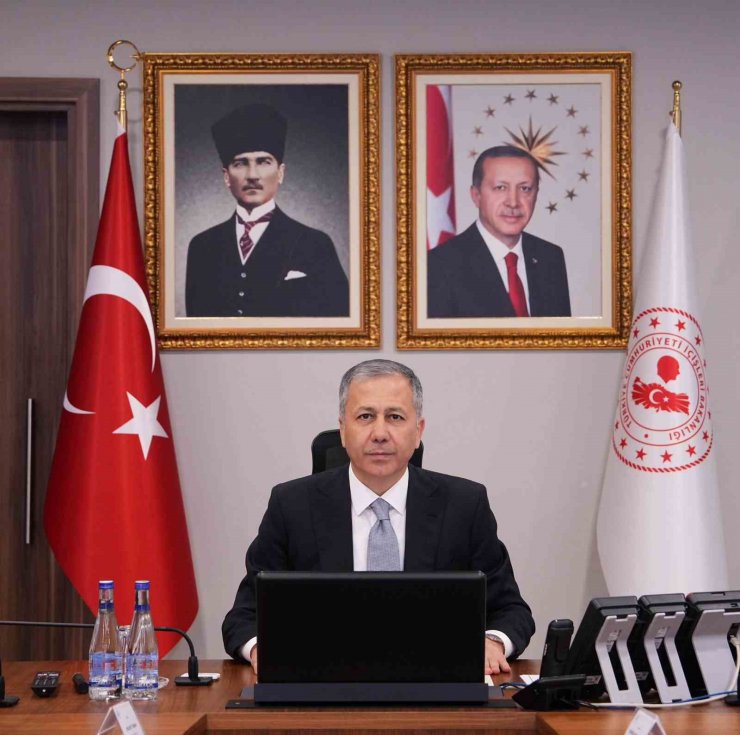 Bakan Yerlikaya 81 ilin valisi ile video konferans toplantısı yaptı