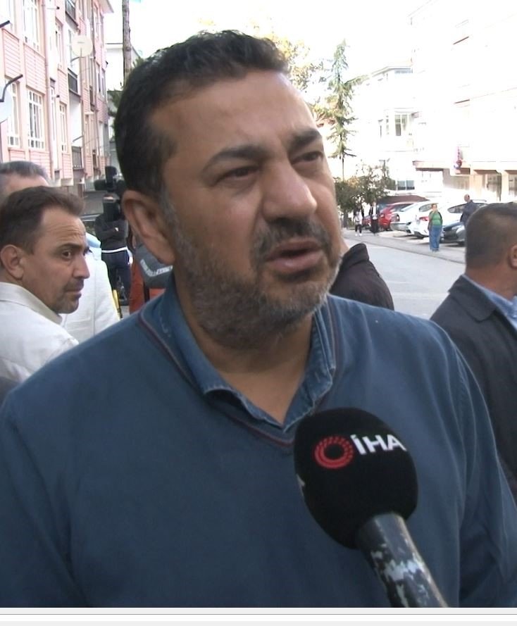 Eşini eşarpla boğup öldürdükten sonra defalarca bıçakladı