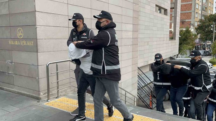 Eskişehir’de ‘Tefecilik’ yaptığı tespit edilen 5 şüpheli yakalandı