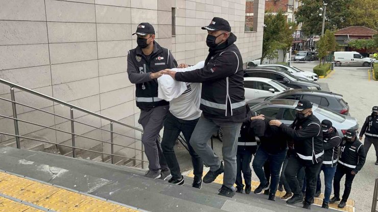 Eskişehir’de ‘Tefecilik’ yaptığı tespit edilen 5 şüpheli yakalandı