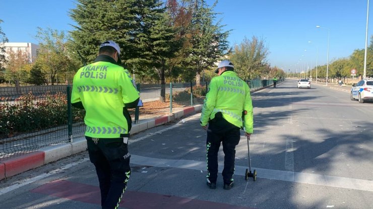 Karaman’da motosiklet yayaya çarptı: 2 yaralı