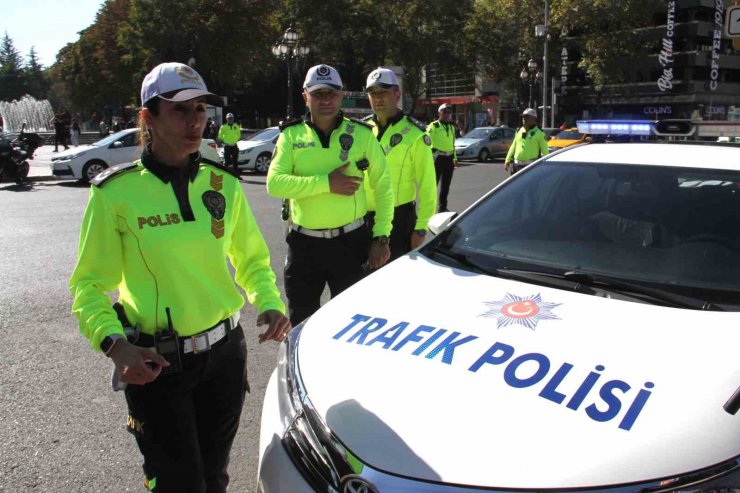 Şehit trafik polisinin kızı artık Ankara’nın trafiğinden sorumlu