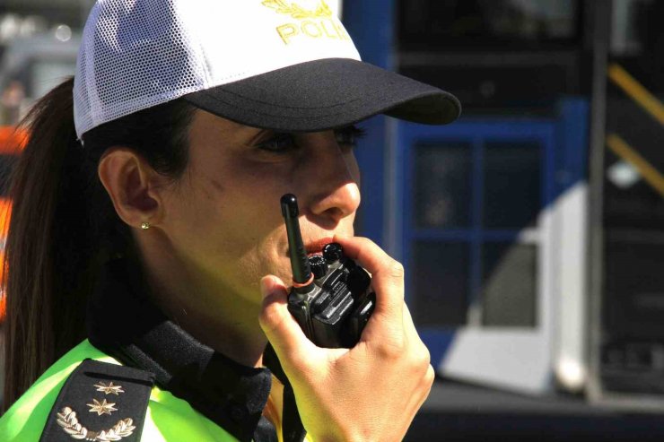 Şehit trafik polisinin kızı artık Ankara’nın trafiğinden sorumlu