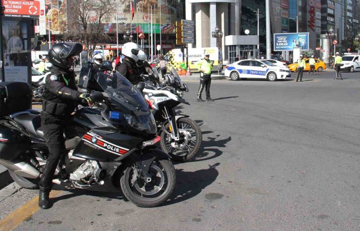 Şehit trafik polisinin kızı artık Ankara’nın trafiğinden sorumlu