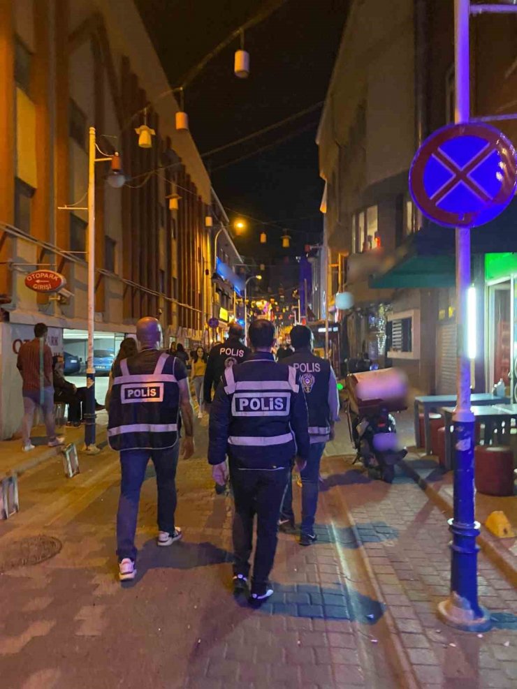 Polis ekiplerinin denetiminde 3 bin 746 şahıs kontrol edildi