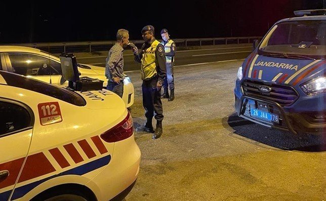 15 binin üzerinde aracı denetleyen jandarma ekipleri 985 bin TL ceza yazdı