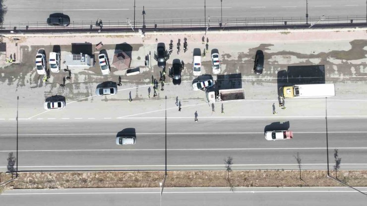 Trafik Başkanı Ayhan, Konya’da araçlara yönelik denetime katıldı