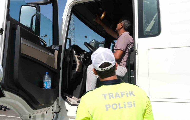 Trafik Başkanı Ayhan, Konya’da araçlara yönelik denetime katıldı