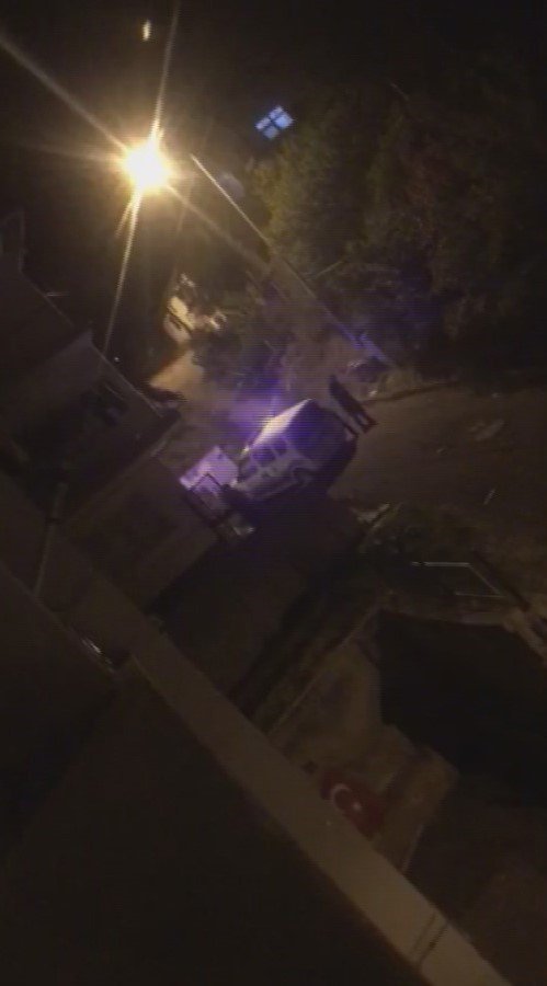 Dengesini kaybedip balkondan düşen alkollü şahıs kamerada