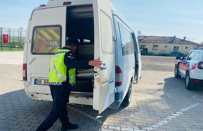 Jandarmadan okul servislerine denetim