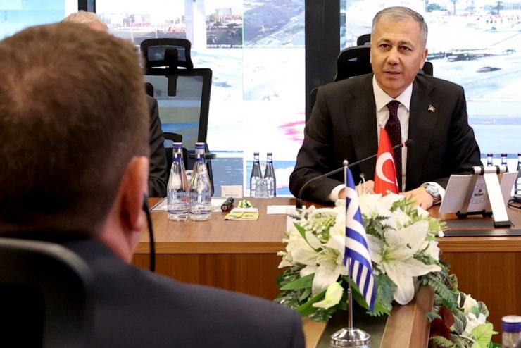 İçişleri Bakanı Yerlikaya, Yunanistan Göç ve İltica Bakanı Kairidis ile görüştü