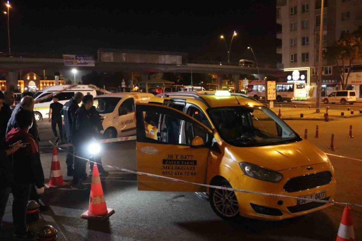 Kayseri’de ilginç olay: Bindiği takside yanlışlıkla kendini vurdu