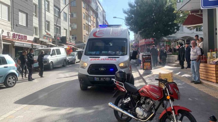 Motosikletin yayaya çarpma anı kameraya yansıdı
