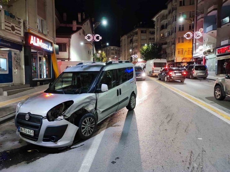 Sivas’ta zincirleme trafik kazası: 4 yaralı