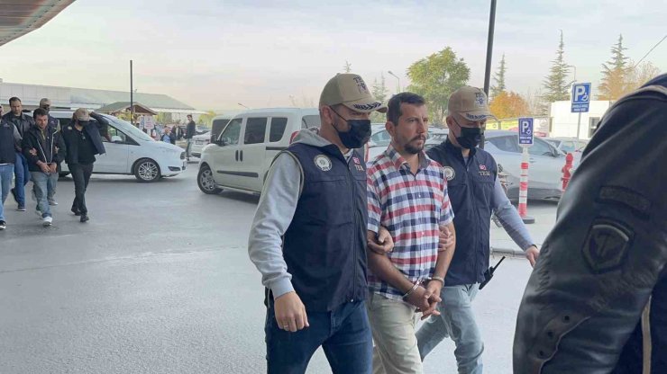 Kıskaç Operasyonu’nda yakalanan 4 FETÖ üyesi adliyeye sevk edildi
