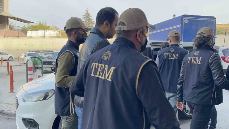 Kıskaç Operasyonu’nda yakalanan 4 FETÖ üyesi adliyeye sevk edildi