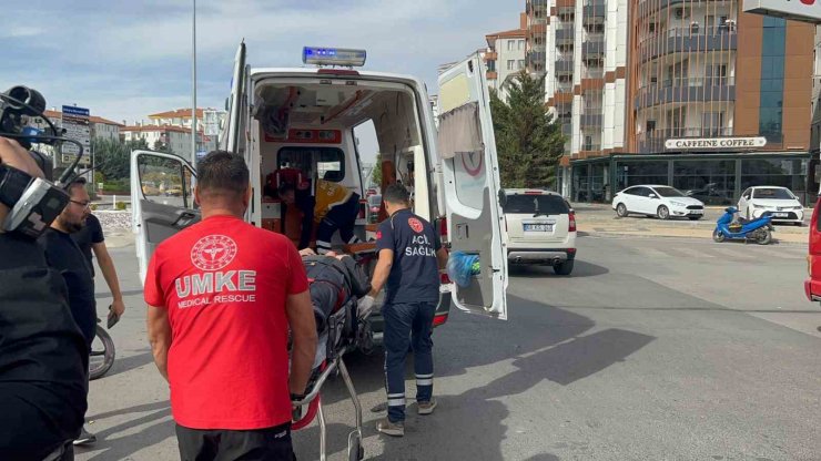 Pazar alışverişinden motosikletiyle dönen yaşlı adam kazada ağır yaralandı