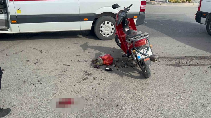 Pazar alışverişinden motosikletiyle dönen yaşlı adam kazada ağır yaralandı
