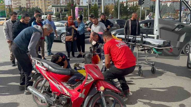 Pazar alışverişinden motosikletiyle dönen yaşlı adam kazada ağır yaralandı