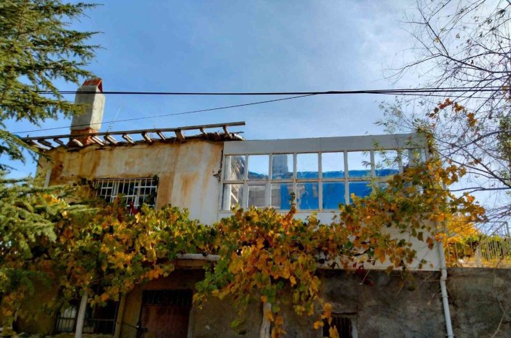 İmamın aracını kundakladı, cami ve lojman da zarar gördü