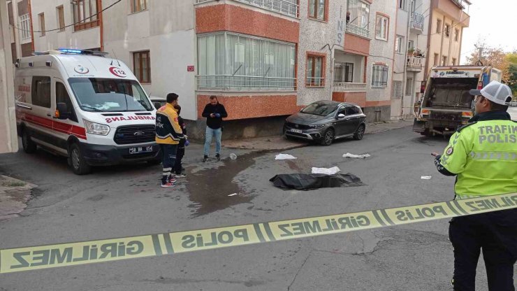 Çeşmeden su doldurup evine gidiyordu, fark etmeyen çöp kamyonu ölümüne neden oldu