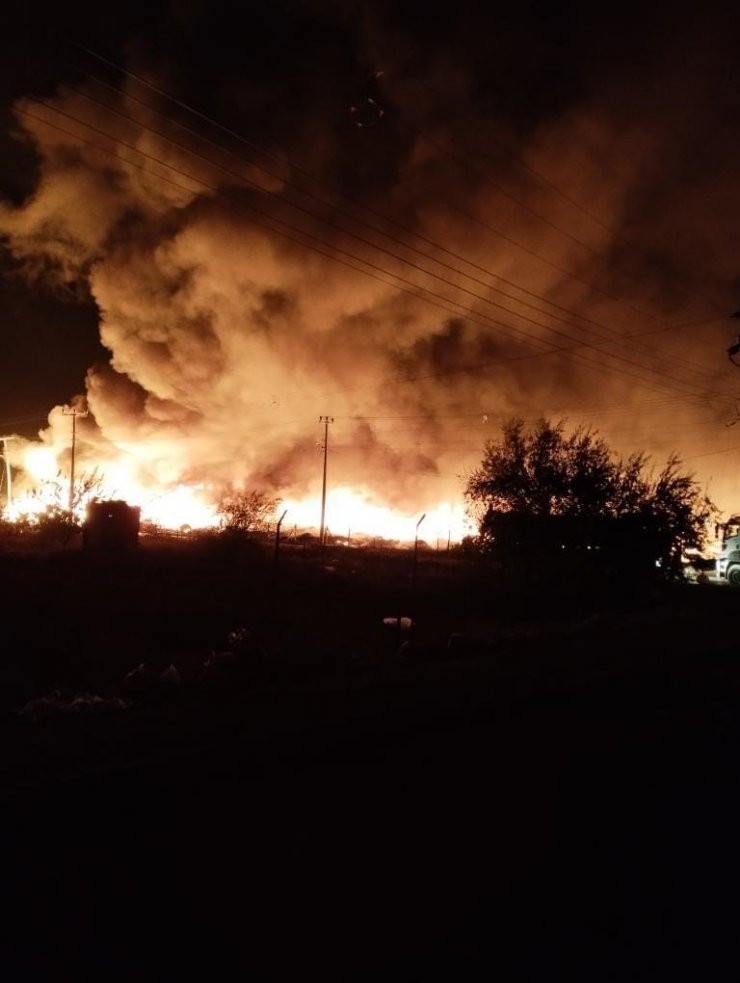 Niğde’de geri dönüşüm tesisindeki yangın kontrol altına alındı